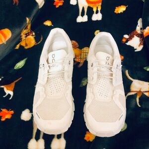 Women's On Cloud Running shoes